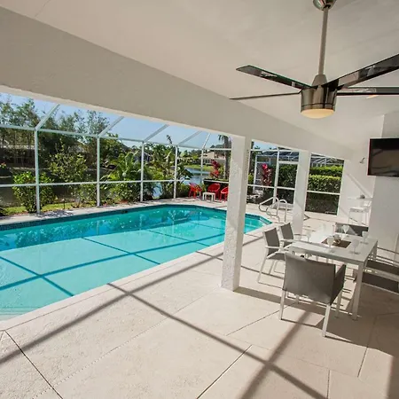 Villa Crown Pointe- Crown Pointe Blvd.,E.